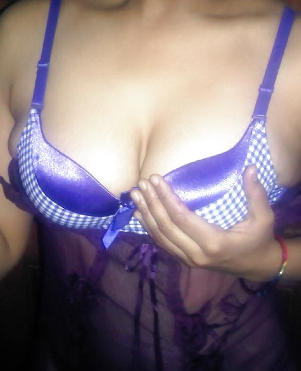 24P Indian mature wife showing boobs 2