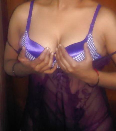 24P Indian mature wife showing boobs 2