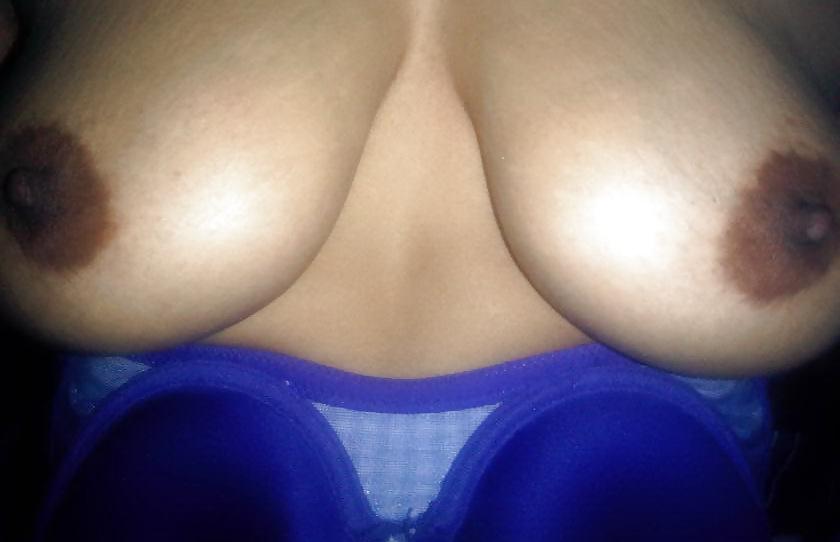 24P Indian mature wife showing boobs 2