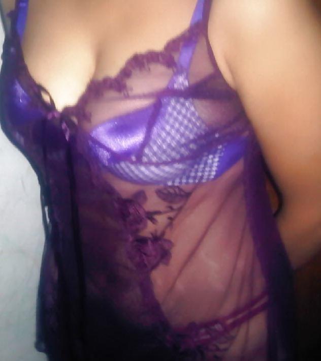 24P Indian mature wife showing boobs 2