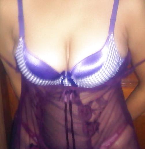 24P Indian mature wife showing boobs 2