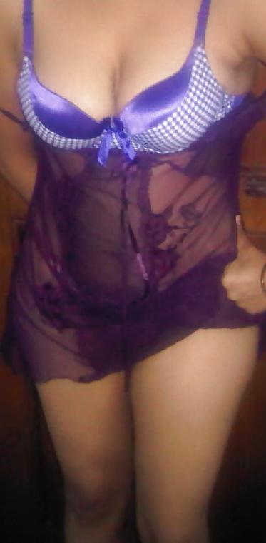 24P Indian mature wife showing boobs 2