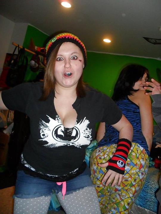 25P Big tit teen Allie ( & her busty sister Mariah )