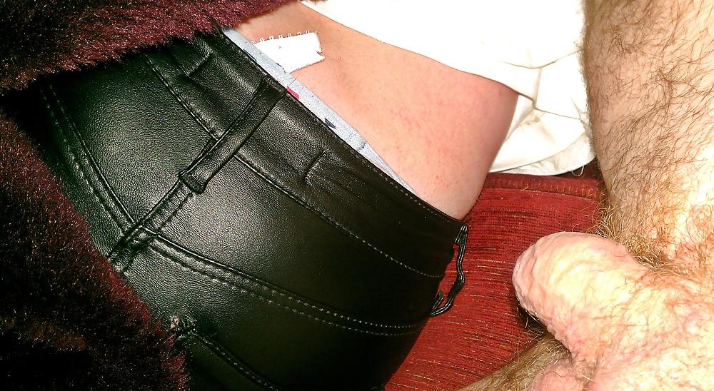 6P Fucking my girlfriends leather ass, boots and smelly flats