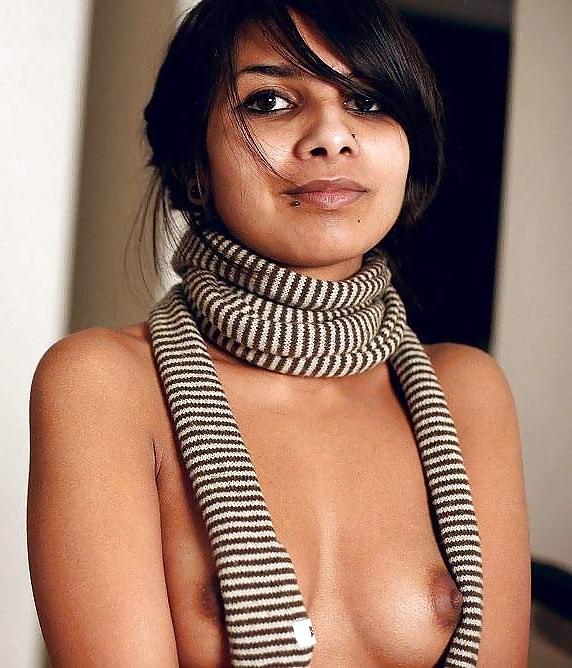 8P Indian girl nude pose with scarf
