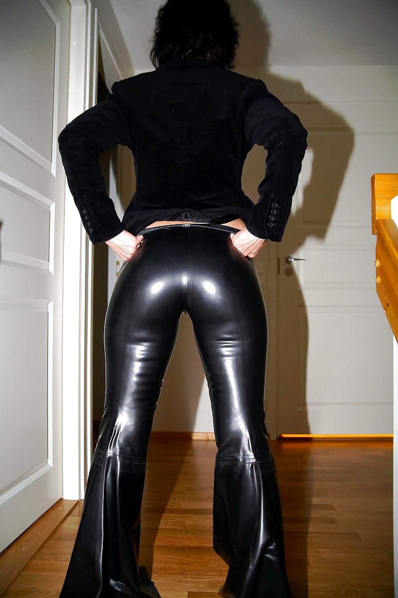 7P Leather babes who get me really horny!