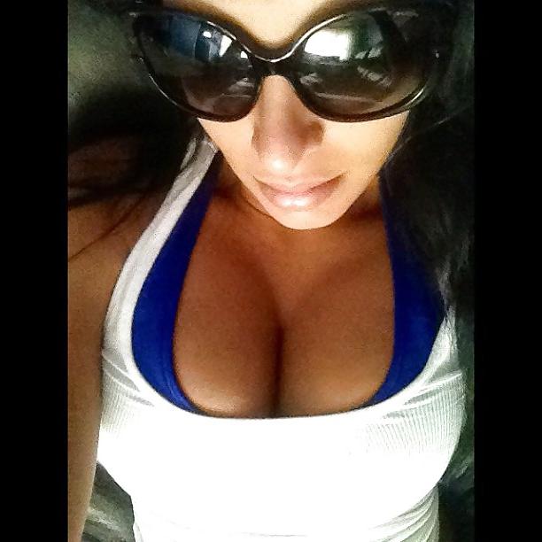 20P Big Boob Latin Babe