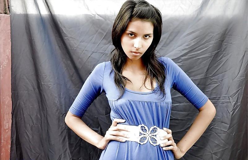 19P Sexy Indian Models
