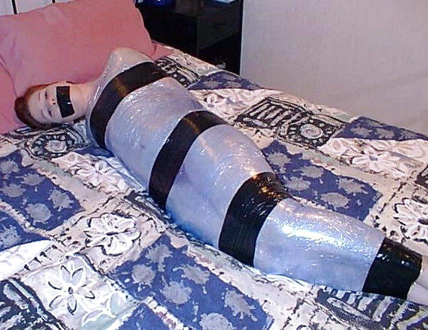 25P Sexy Bondage Erotica By twistedworlds