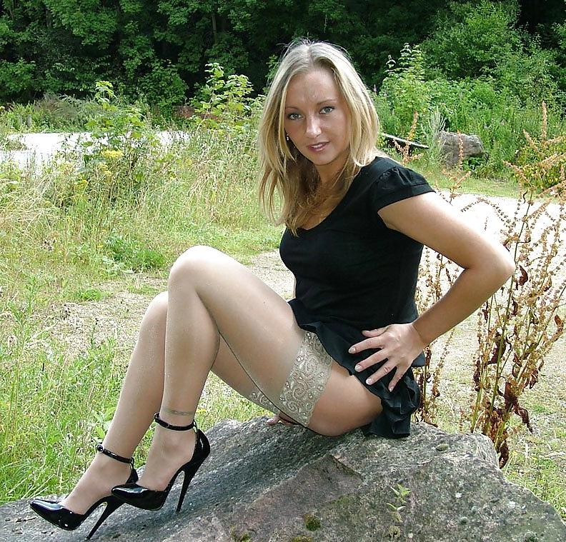 21P Gorgeous  Hot Babes in Stockings and High Heels
