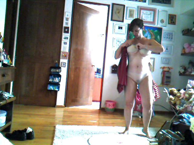 25P Mature Spanish MILF Voyeured