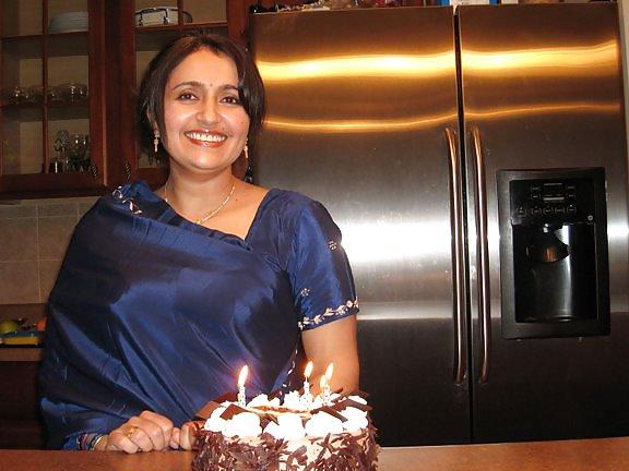 7P Hot Indian Aunties
