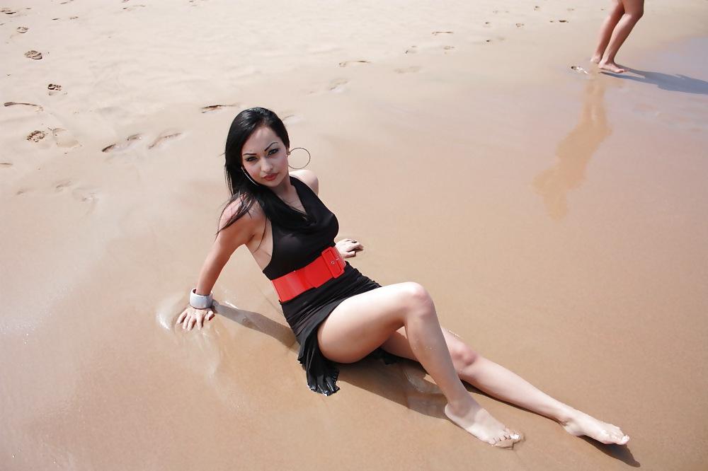8P Sexy Indian Photos