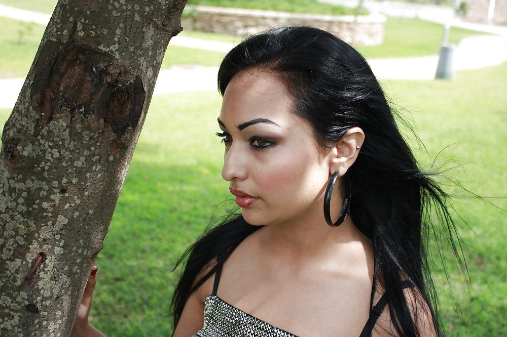 8P Sexy Indian Photos