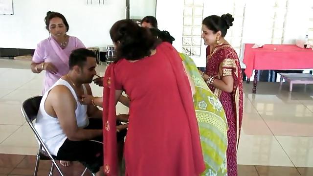 14P Indian Mature Ass