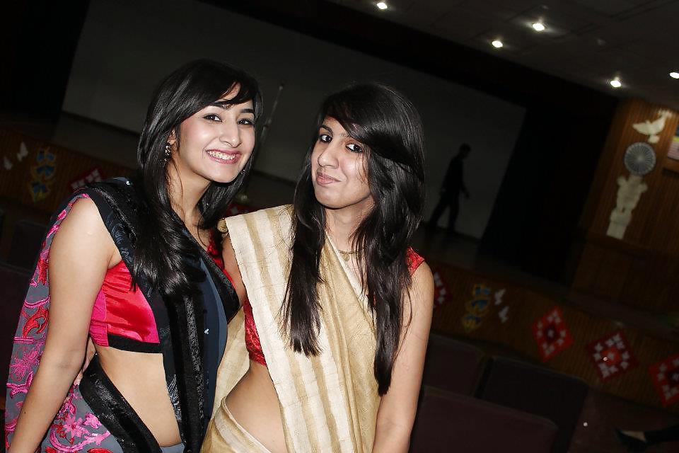16P Hot as hell Indian girl in saree