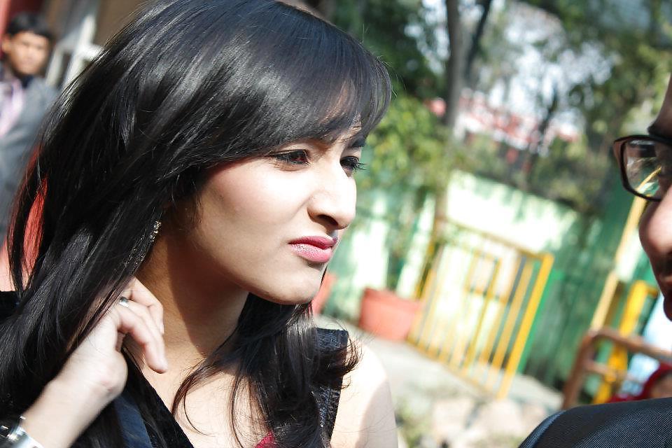16P Hot as hell Indian girl in saree