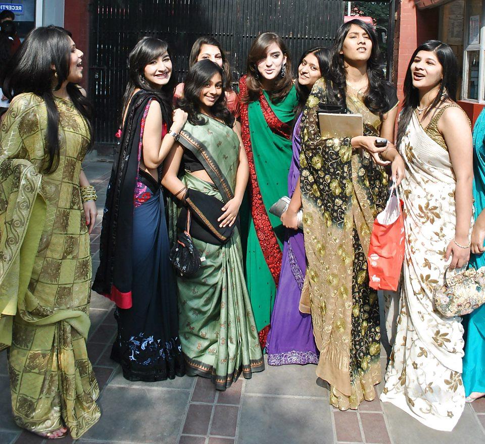 16P Hot as hell Indian girl in saree