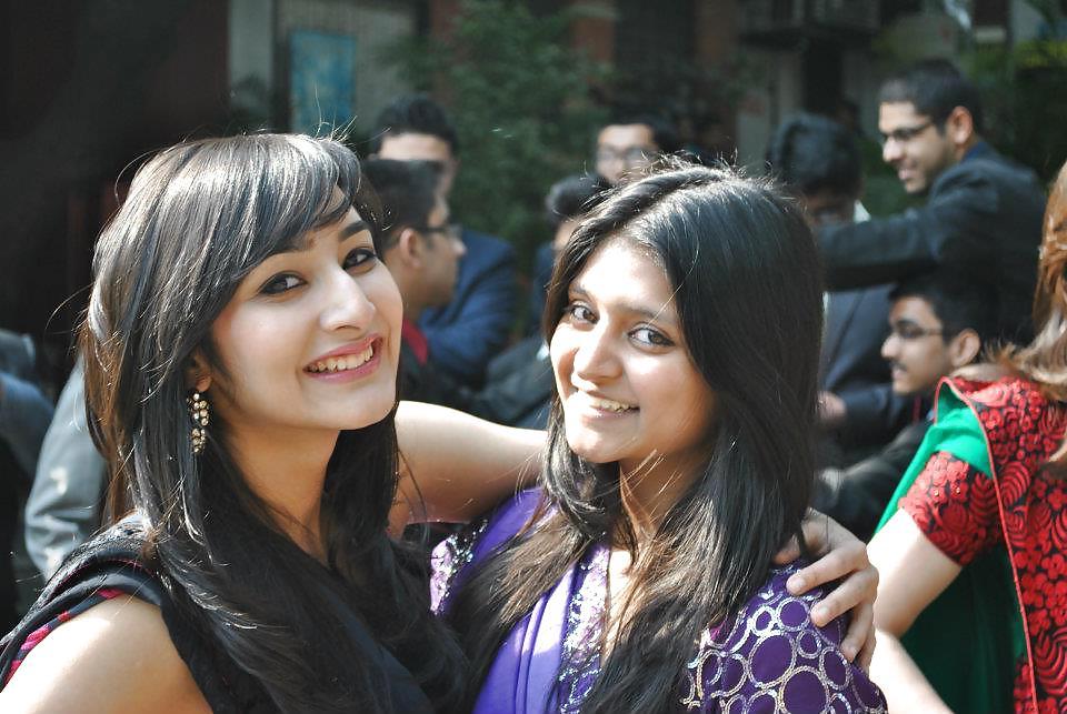 16P Hot as hell Indian girl in saree