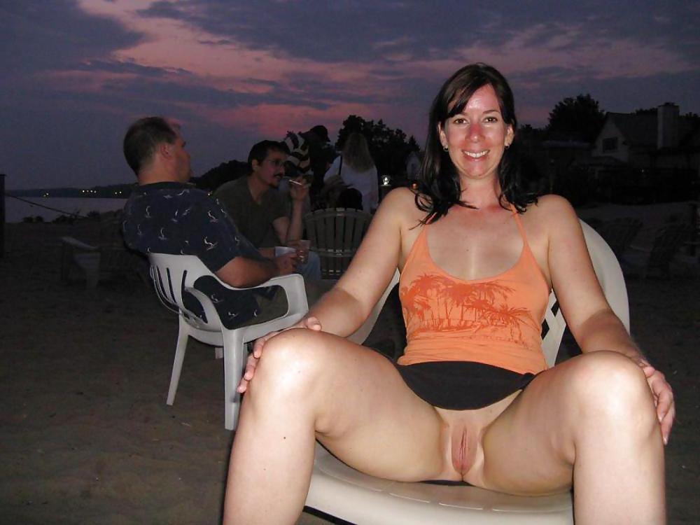 25P MILF flashing - 13