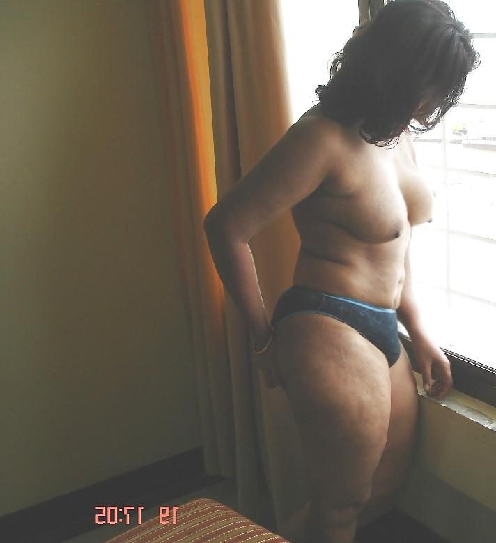 25P Sexy mature indian