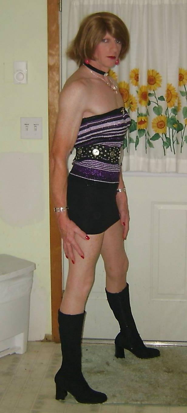 17P DEBBIE HEART-PUSS IN BOOTS
