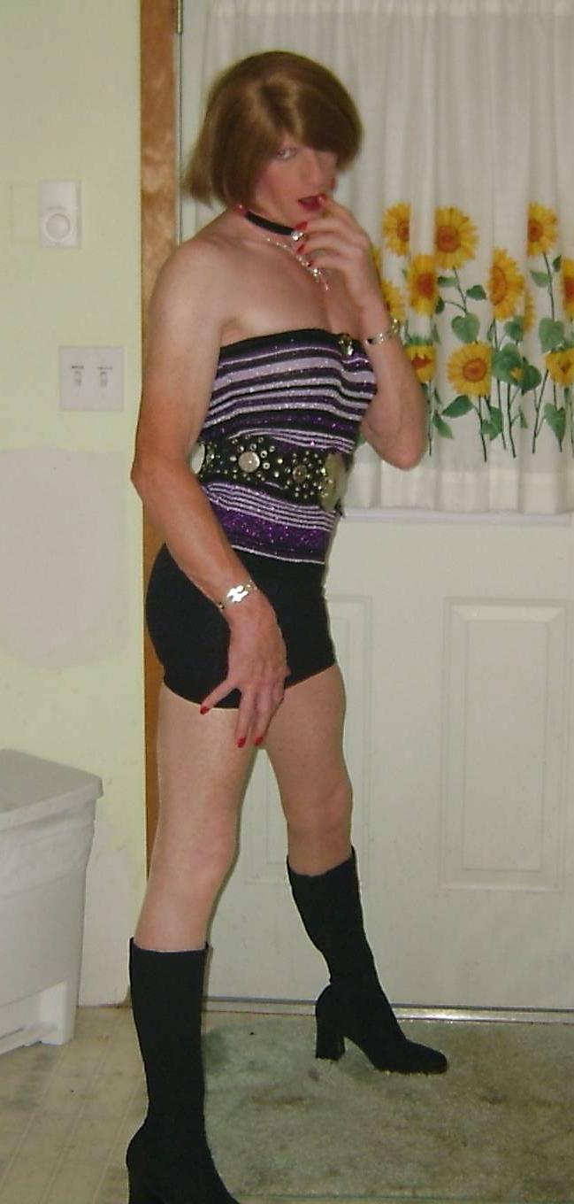 17P DEBBIE HEART-PUSS IN BOOTS