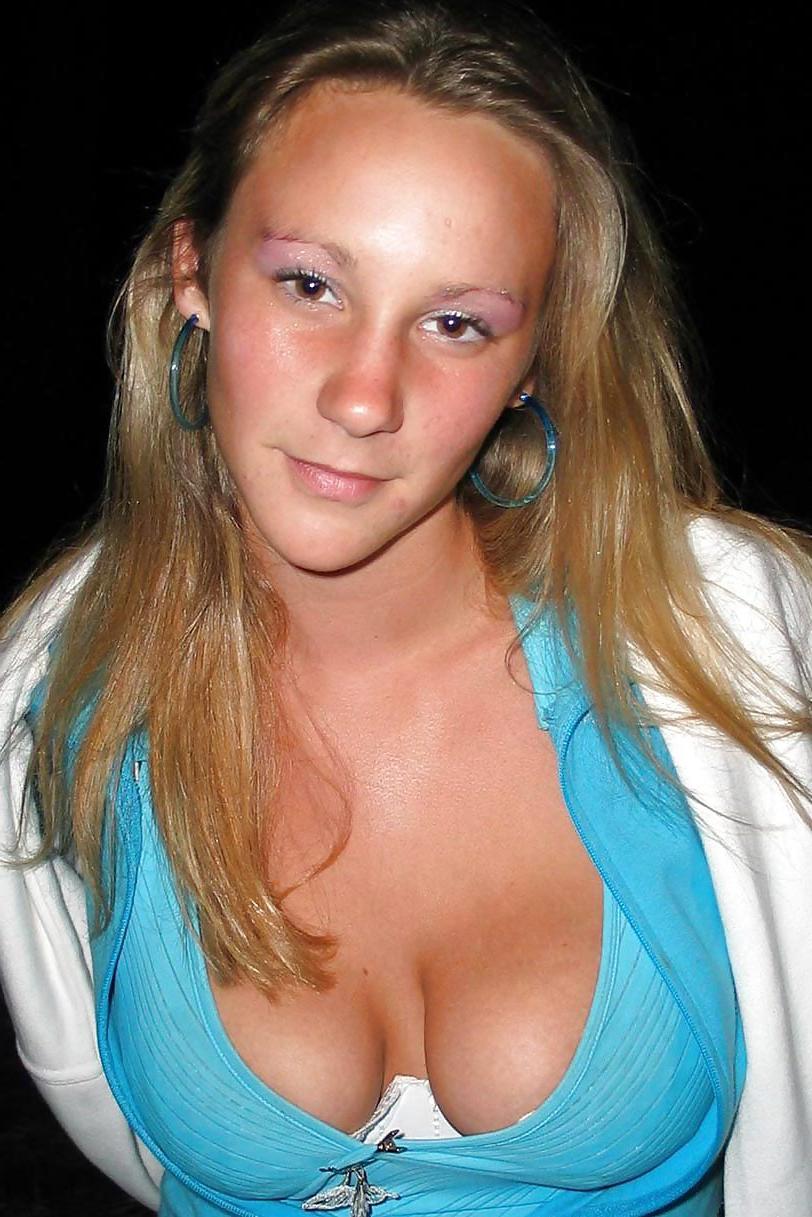 14P Nice amateur blonde with nice tits