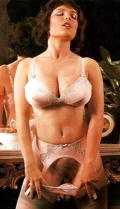25P Perky Tit Brunette Babes Of Yesterday