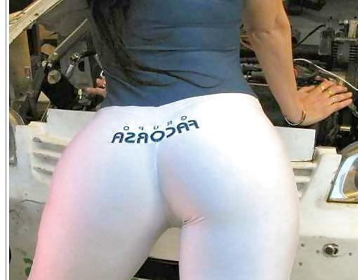 16P Babes in yoga pants 2