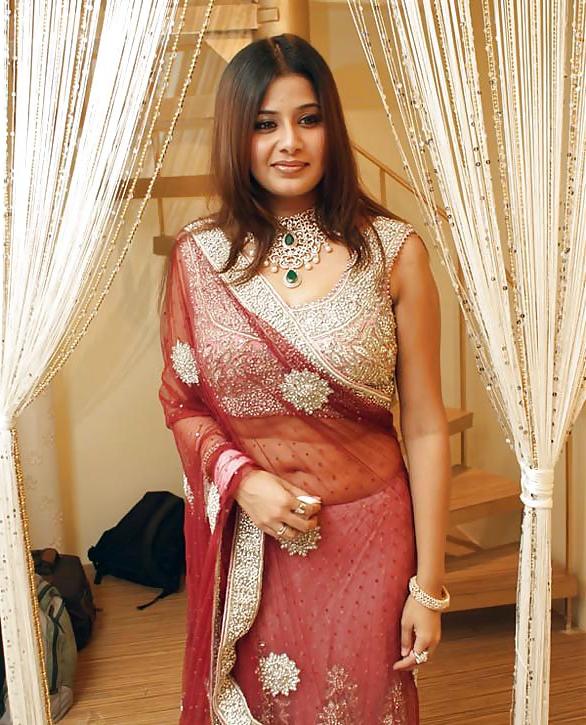 25P INDIAN AUNTIES