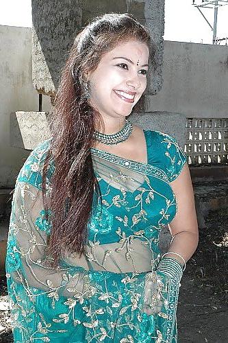 25P INDIAN AUNTIES