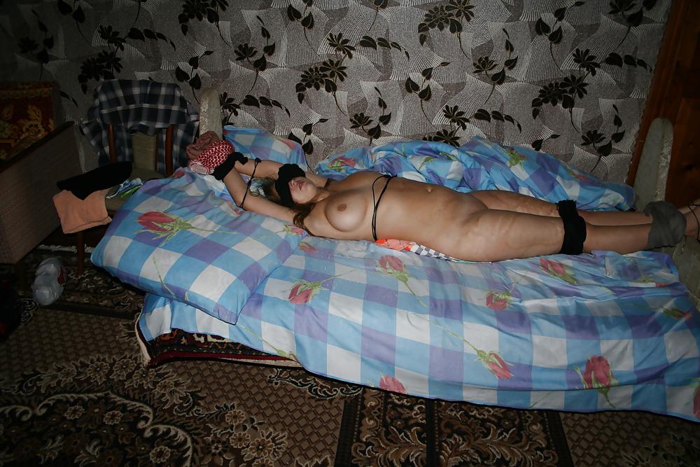 25P My girlfriend in bondage