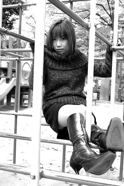 25P Lovely Japanese in boots N-N