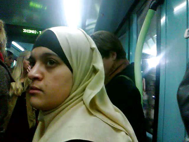 25P Hijab muslim beurette