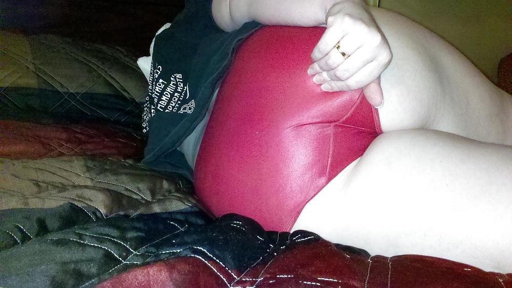 25P Cell phone panty pics
