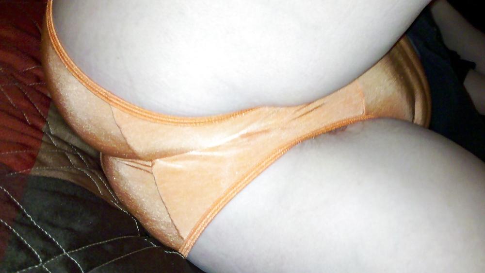 25P Cell phone panty pics
