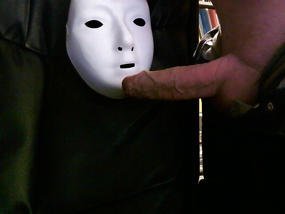 8P My dick with a mask