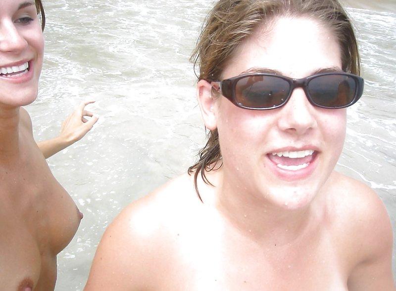 10P American Beach Girls