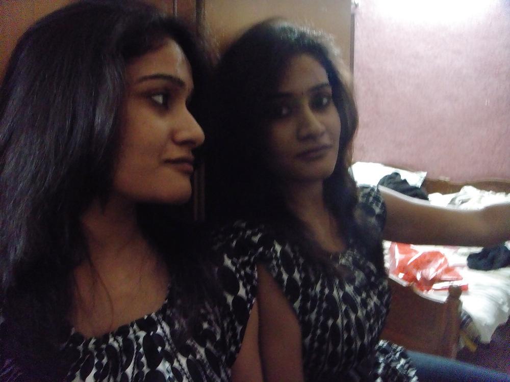 9P Indian slut selfshot pics