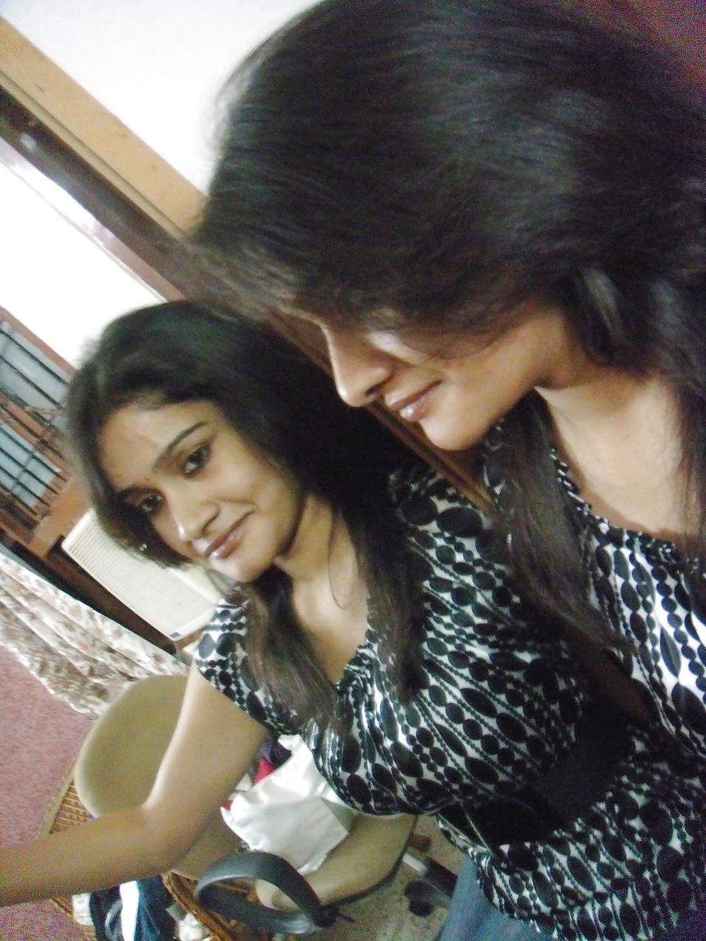 9P Indian slut selfshot pics