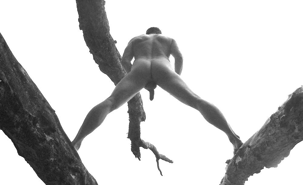 12P I love being caught naked in public!