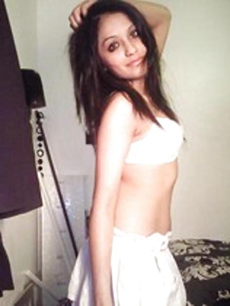 7P Arab girl shows small tits