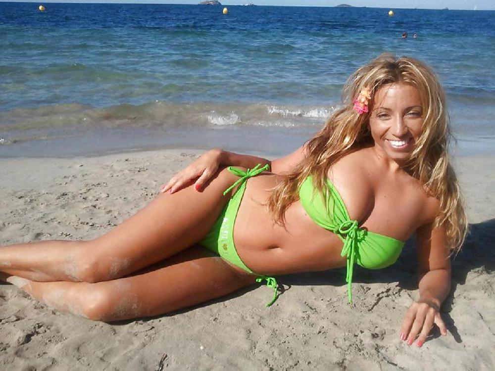 21P Hungarian girl: Dora
