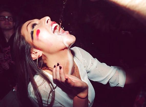 25P Champagne facial crazy parties