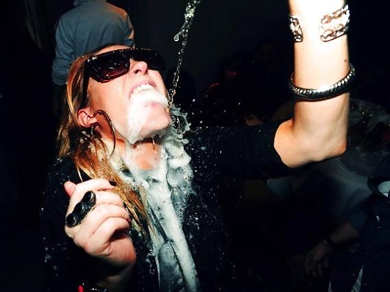 25P Champagne facial crazy parties