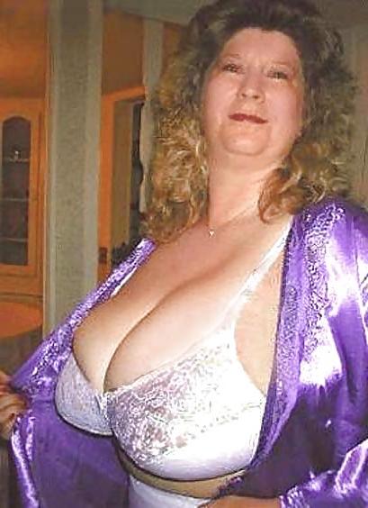24P More mature big Boobies