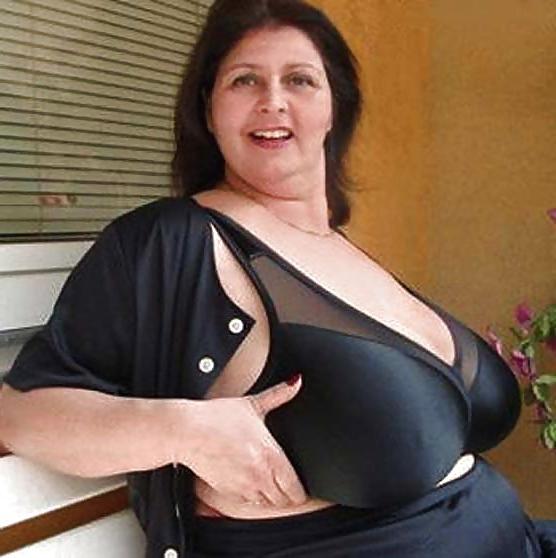 24P More mature big Boobies