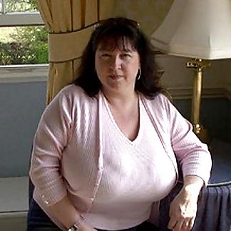 24P More mature big Boobies