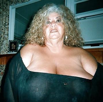 24P More mature big Boobies